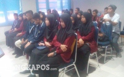 Peserta Didik MTs N 2 Bangka Barat Kunjungi Bangka Pos Group